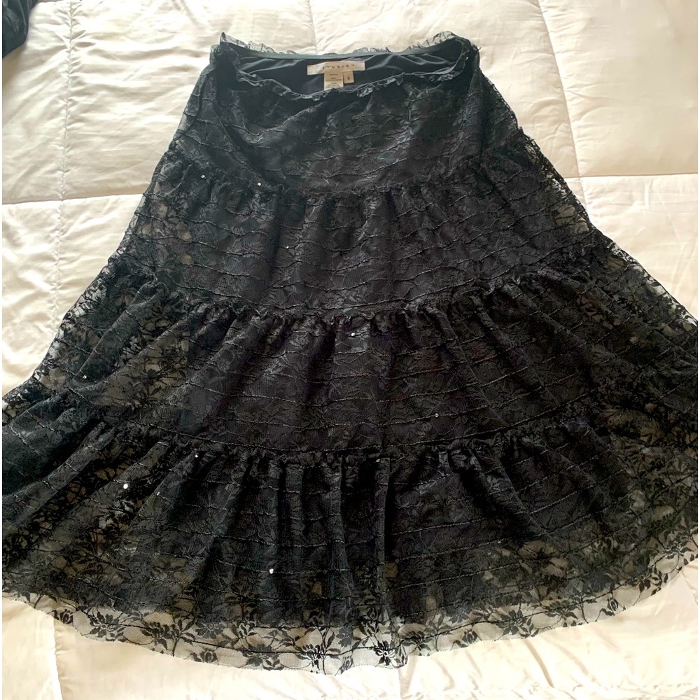 STUDIO M SIZE SMALL elastic waist could stretch to a M lace & sequins black